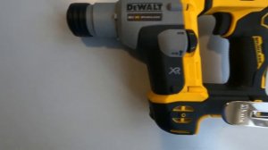 Какой выбрать перфоратор? Аккумуляторный DeWalt DCH172 или Makita 2470?