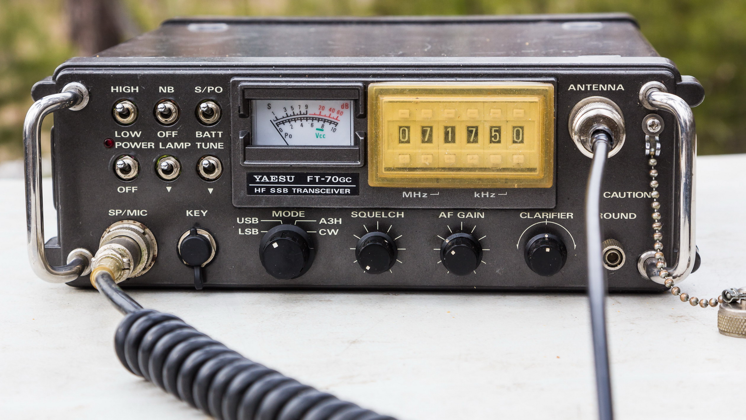 Радиостанция Yaesu FT-70 - manpack 80-x годов. Короткие волны, любительская радиосвязь.