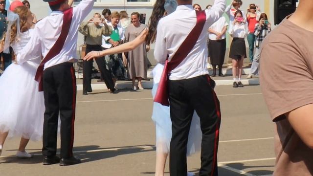 Последний звонок выпускников школы СОШ 21 «ОЦ ДАЙ 5»