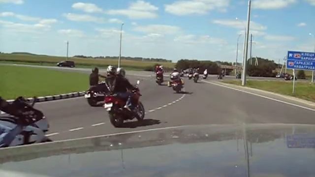 байк-слёт в Несвиже 2011. движение колонны. смотреть онлайн