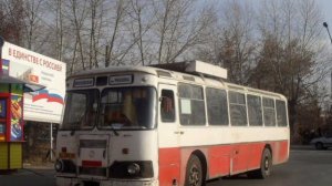 Звон бутылок ЛиАЗ-677М.