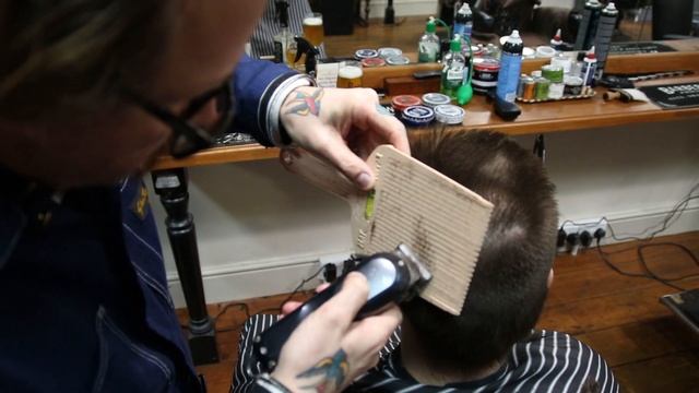 Flat top & Pompadour hybrid - Haircut tutorial