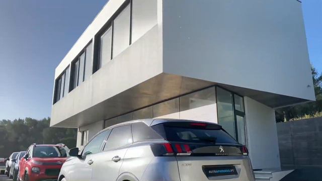 Peugeot 3008 1.6 BlueHDi Active смотреть онлайн