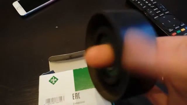 Звук неисправного подшипника в натяжном ролике Skoda Fabia II смотреть онлайн