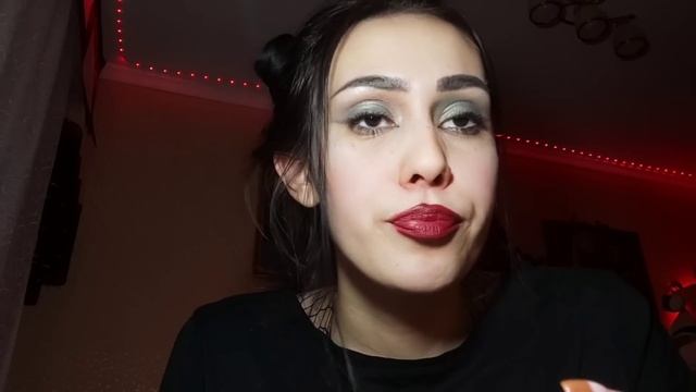 АСМР УЖАСНЫЙ ВИЗАЖИСТ ?