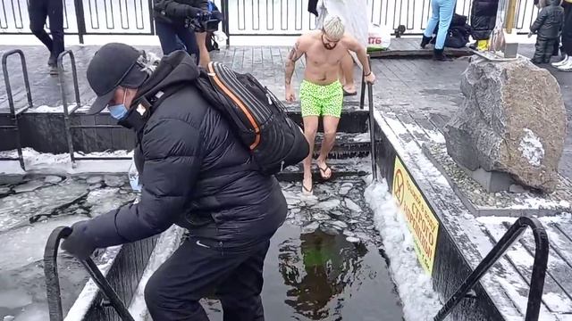 КРЕЩЕНИЕ 2022. ДНЕПР. Комплекс БАРТОЛОМЕО / EPIPHANY 2022. DNIPRO city. BARTOLOMEO BEST RIVER RESOR смотреть онлайн