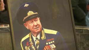 Сотни людей пришли проститься с легендарным космонавтом Алексеем Леоновым