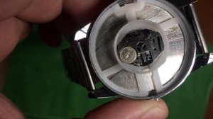 Как разобрать часы/снять привод с часов(заводную головку) - How to remove the crown from the watch