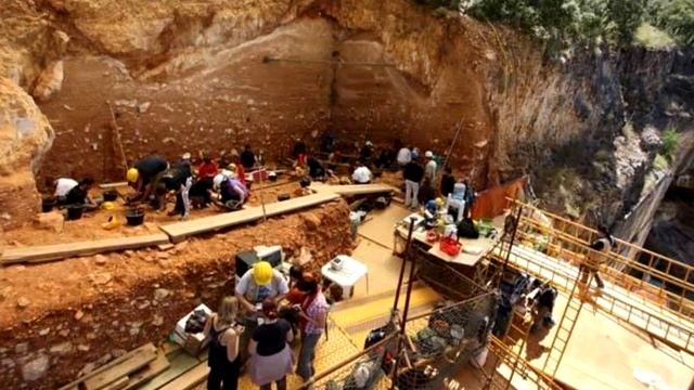 Пещеры всех людей смотреть онлайн