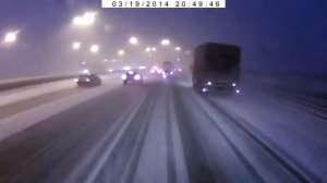 В гололед на фуре врезался в другую фуру.