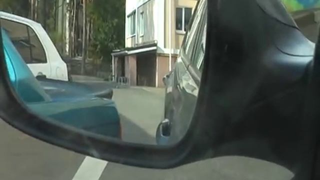 Выезд из парковки задним ходом в тесном дворе смотреть онлайн