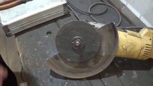 Приспособление для откручивания гайки УШМ.
