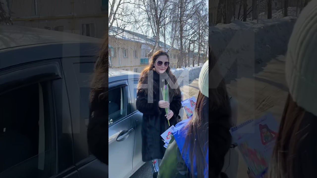 Отделение Госавтоинспекции ОМВД России по Мамадышскому поздравили автоледи с весенним праздником.