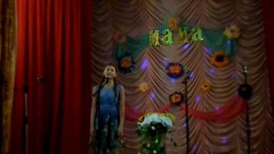 а я игрушек не замечаю - поет Катя Форопонова