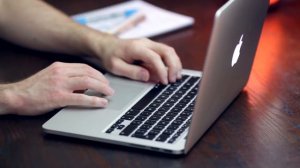 Работа за ноутбуком