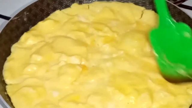 Делают все, но у всех она разная. Яичница на молоке - Вкуснятина на завтрак за считанные минуты! смотреть онлайн