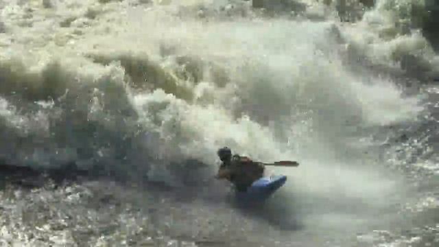 The Pyranha JED: Going Big On Buseater | Rapid Magazine | Rapid Media смотреть онлайн