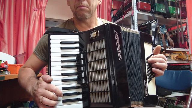 Аккордеон " Weltmeister Stella" 1/2, половинка смотреть онлайн