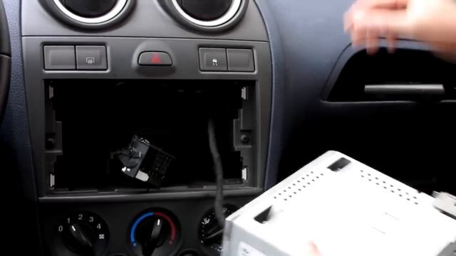 Namestitev Dension Gateway 300 (USB, iPod) - FORD Fiesta - 6000CD смотреть онлайн