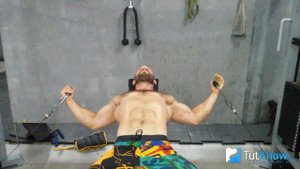 Разводка лежа в кроссовере - как делать правильно