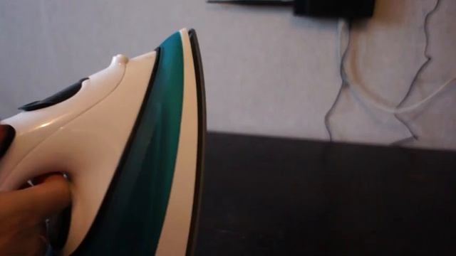 Утюг Mystery MEI-2215 Небольшой обзор смотреть онлайн