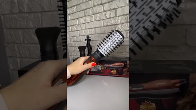 Фен-щітка, стайлер c насадками Gemei GM-4828 з обертовою насадкою телеграм IZIBIZIUA смотреть онлайн