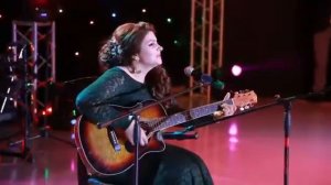 Оксана Ибрагимова на гитаре