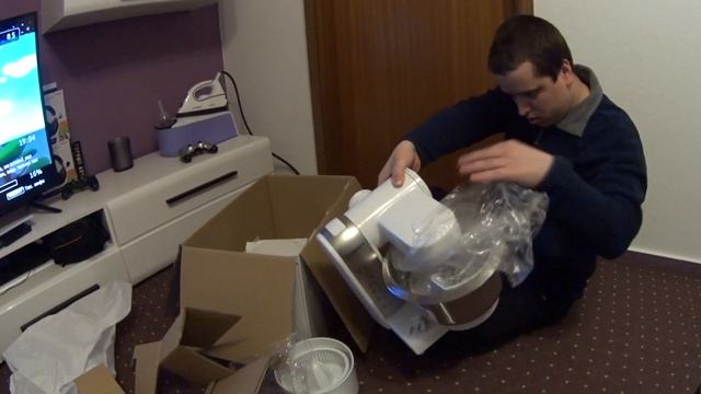 BOSCH MUM 4880 Кухонный комбайн, Распаковка смотреть онлайн