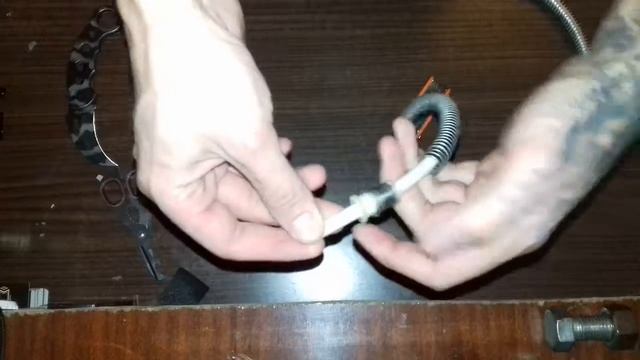 Wow Как самому отремонтировать шланг для душа за 5 минут?