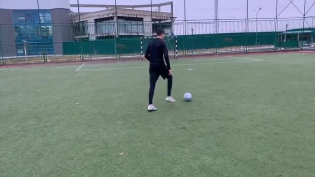 ОБУЧЕНИЕ УДАРА В ФУТБОЛЕ.КАК БИТЬ ПО ВОРОТАМ СИЛЬНО И ТОЧНО. смотреть онлайн