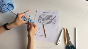 Вяжем корзинку с прямоугольным дном из трикотажной пряжи. Crochet basket video tutorial.