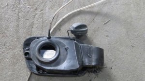 Лючок бензобака Туарег 2011- 7p6809857a 7p6809909a