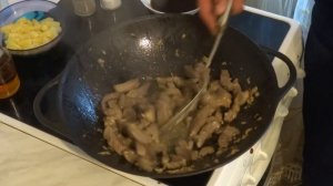 Лапша удон со свининой и ананасом фломбе?