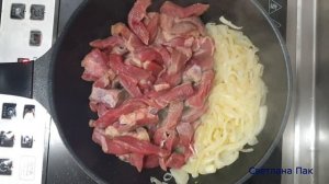 Азу с говядиной и солеными огурцами по-домашнему рецепту! Запеченный картофель и нежное мясо!