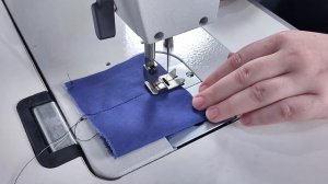 Промышленная швейная машина строчки зигзаг Aurora A-20U93D (прямой привод)