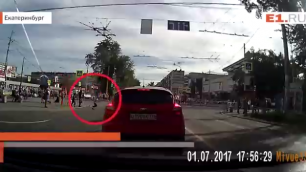 Видеорегистратор снял, как иномарка сбила мальчика