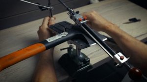 Fiskars X7 Axe Sharpening / Заточка топора Fiskars X7.