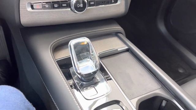 Volvo XC90 T8 Recharge Plug-in Hybrid Ultimate Bright 2023 смотреть онлайн