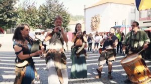 Этническая музыка на средневековом фестивале в Santa Maria da Feira
