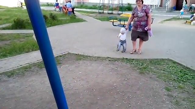 Лев на качелях смотреть онлайн