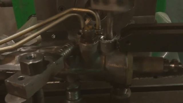 Гидроусилитель Mercedes. Ремонт резьбы. смотреть онлайн