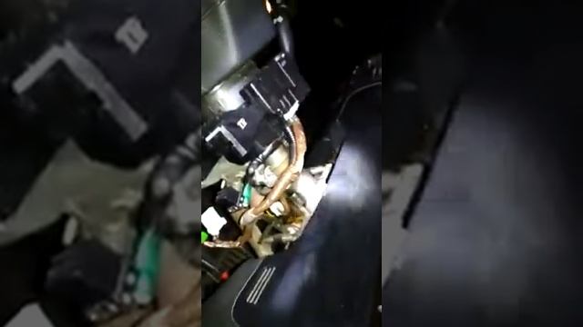 Как открутить болты замка зажигания Honda Accord 7 8-925-5073309 смотреть онлайн