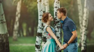 Мне берёзка дарила серёжки.