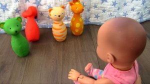 Куклы Пупсики Аннабель Учится Ходить Играет в Игрушки Как Мама Мультик Для девочек