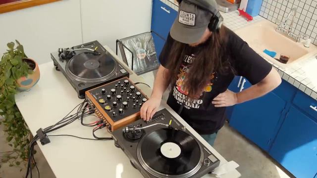 Soulful Smooth Jazzy Deep House with Noah Coinflip (2)