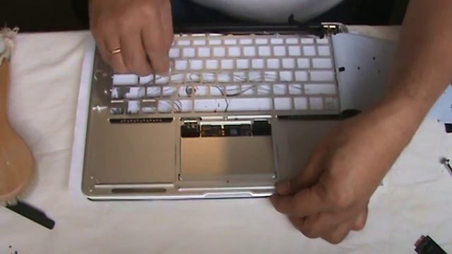 MacBook Air 13 2011 A 1369 Keyboard Replacement Part 9/14 смотреть онлайн