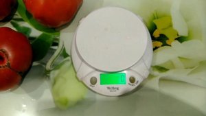 Крупноплодный томат Спецназ. Вес приличный, вкус отличный. Сибирский сад.