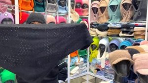 Зимние меховые ангоровые шапки и панамы у Анны. Солнцезащитные очки