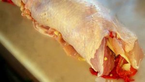 Домашний рулет из целой курицы с сыром в духовке