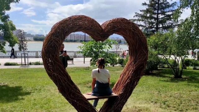 ДОМ С КОЛЕСОМ. Набережная Новосибирска.